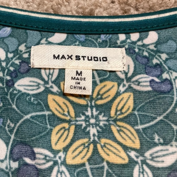 Max Studio M Dress. Green Yellow floral Midi length - Picture 5 of 7